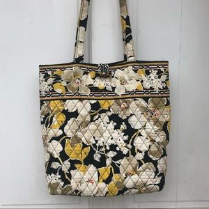 Vera Bradley // Dogwood Tote